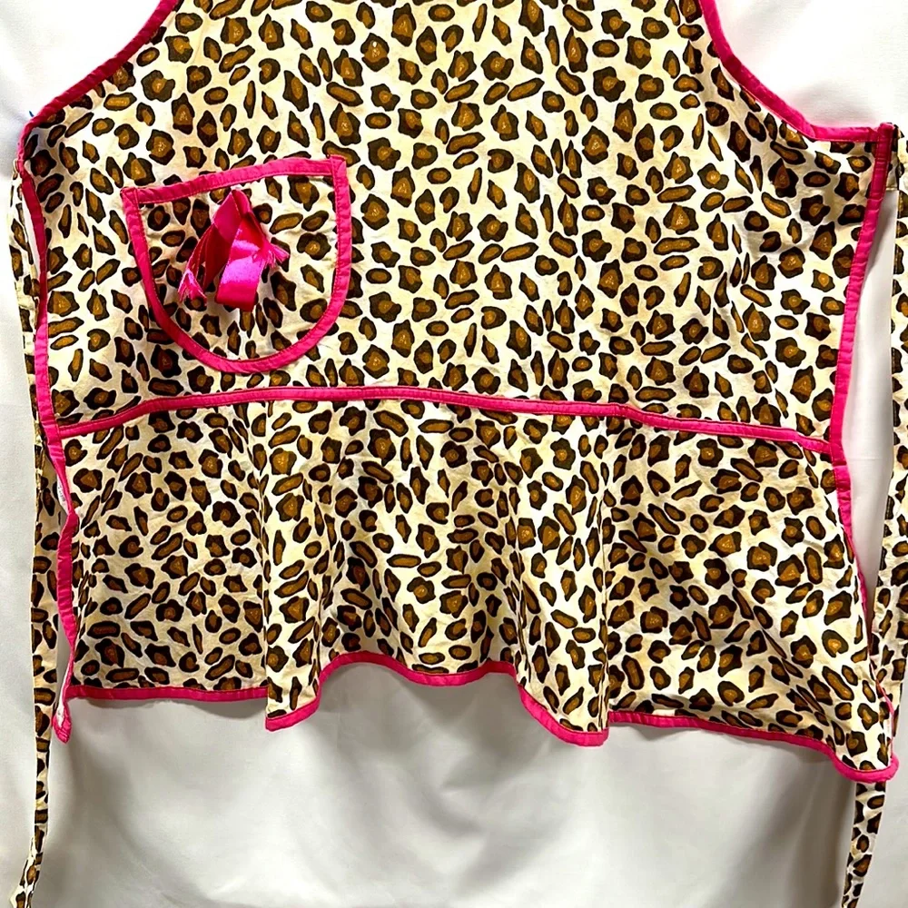 Kitchen Apron Boston Color Collection  Leopard Print with Pink Trim - Picture 2 of 6
